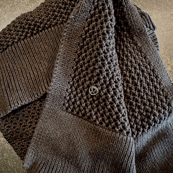 *rare* LULULEMON Simply the Vest Open Knit Sweater Tunic — S — Black - Picture 3 of 3